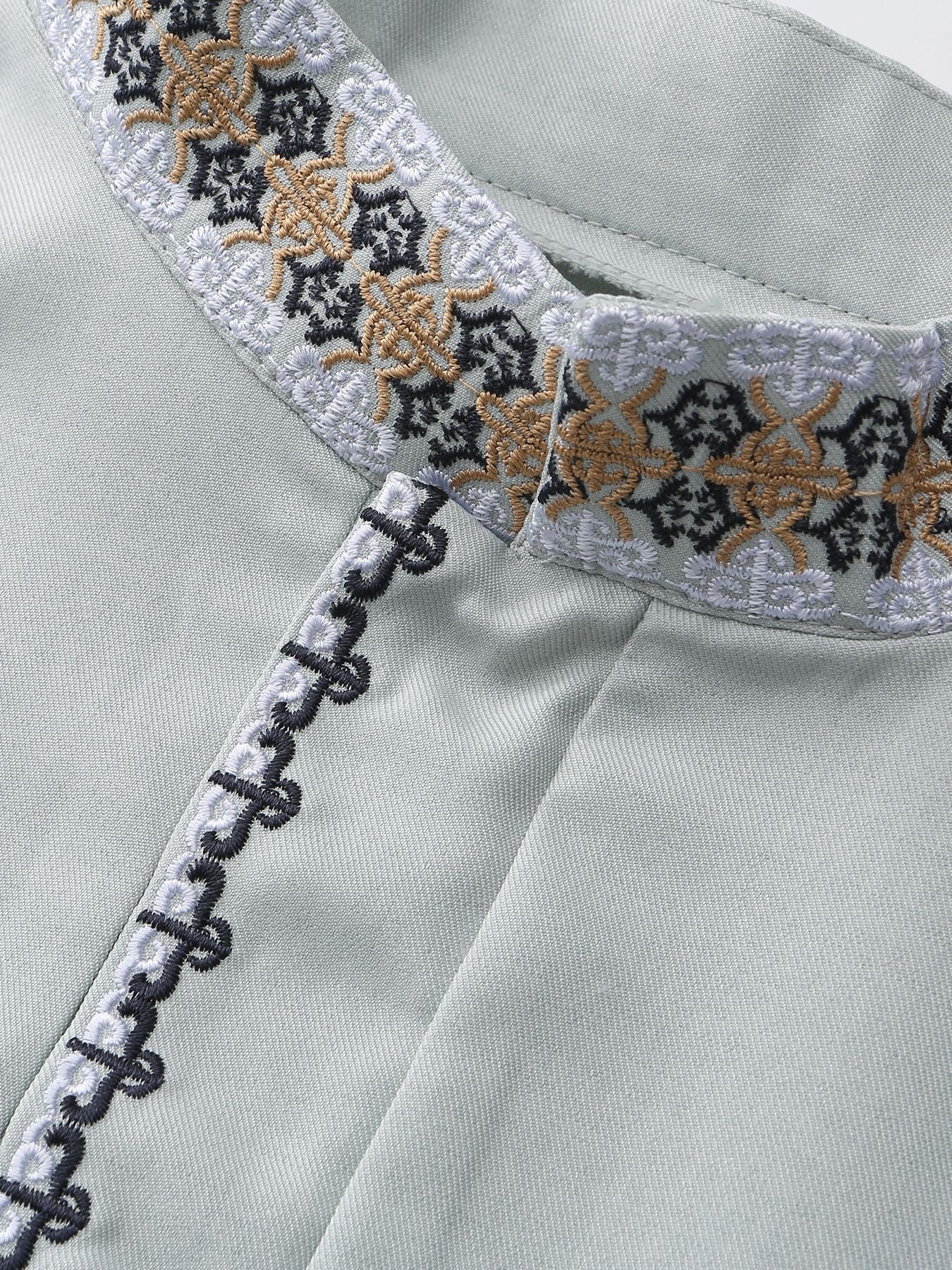 Men's Embroidered Jubba Thobe