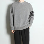 Men's round-neck knitted sweater.