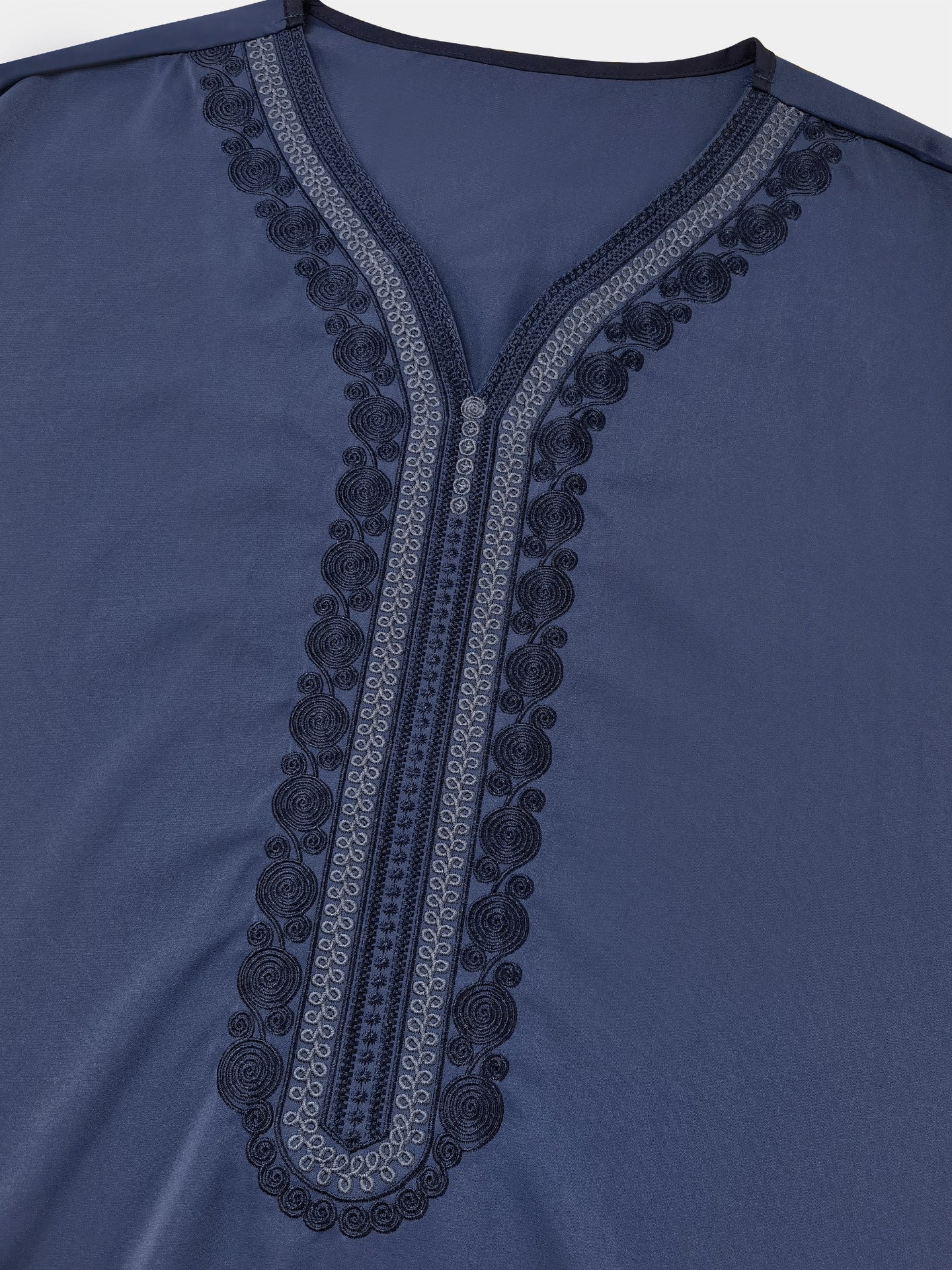 Men’s Embroidered Middle Eastern Thobe